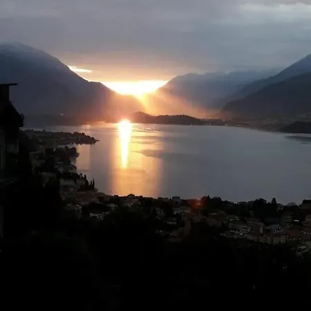 Apartment La Mansarda Sul Lago Di Como Vercana